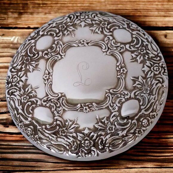 VINTAGE "L" Embossed Pocket Mirror 3 1/4" Round Ornate Victorian Style - Picture 2 of 8